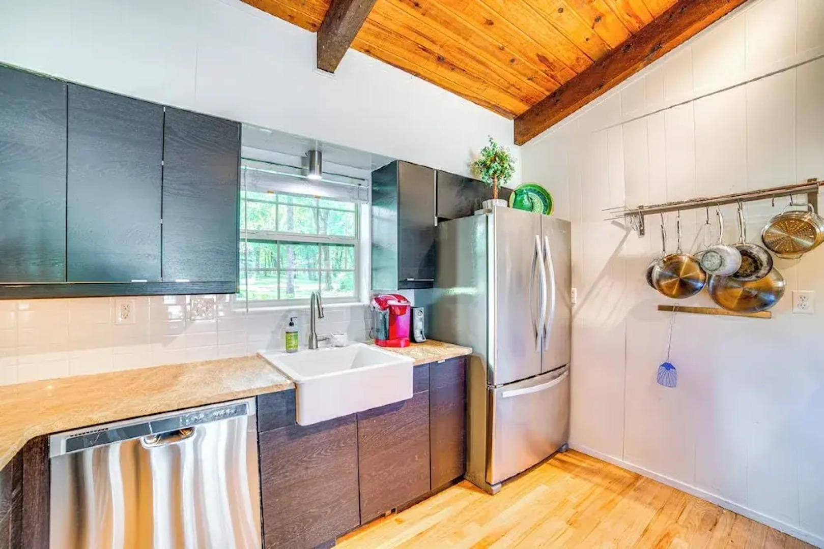 Waterfront Gem on Cedar Creek Lake w/ Deck + Games