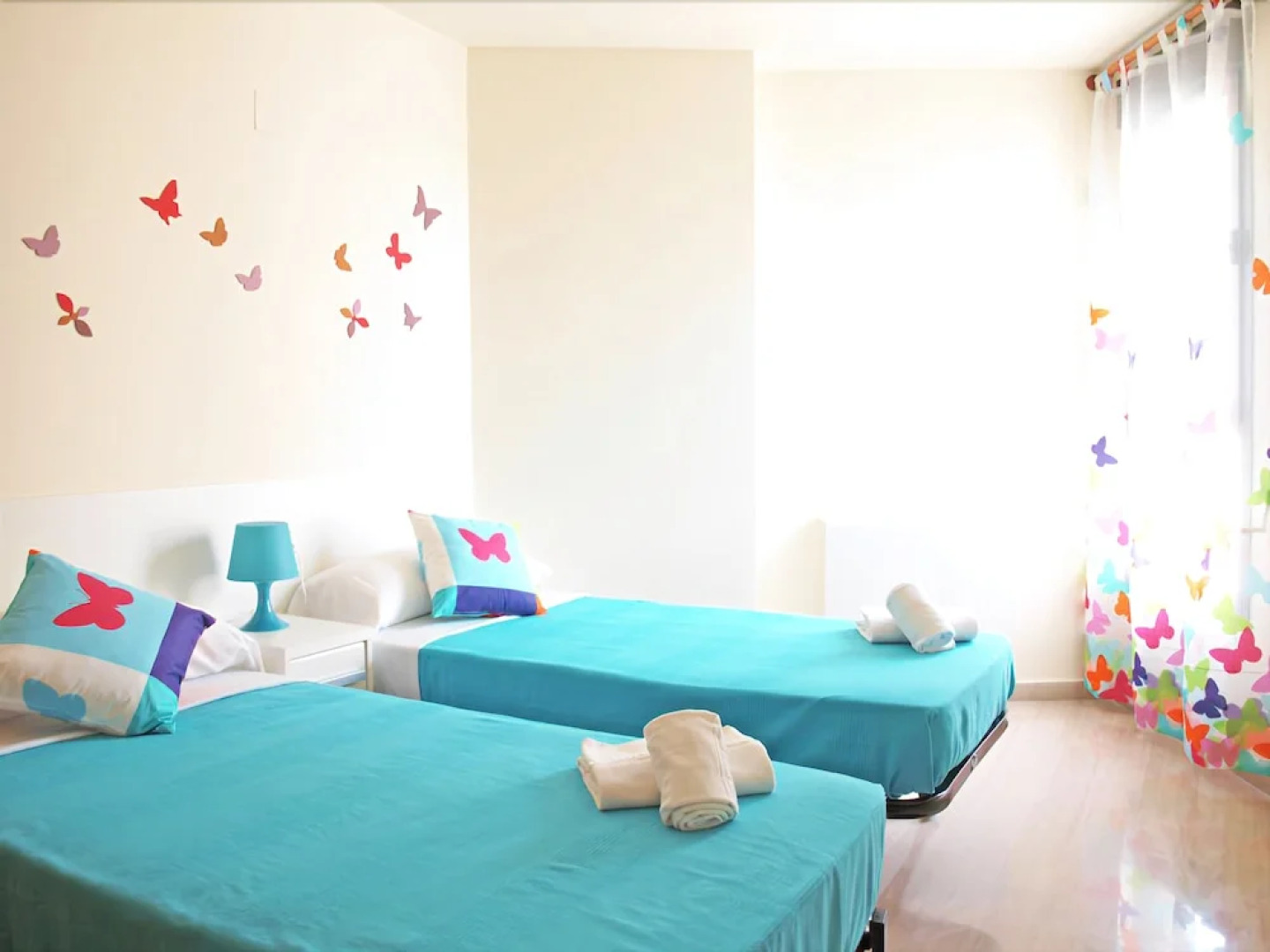 ApartUP Blue Opera View