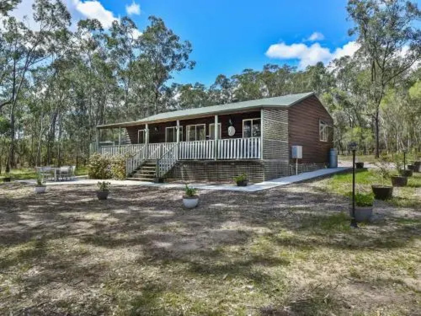 Kangaroo Cottage - cute Accom in bushland setting