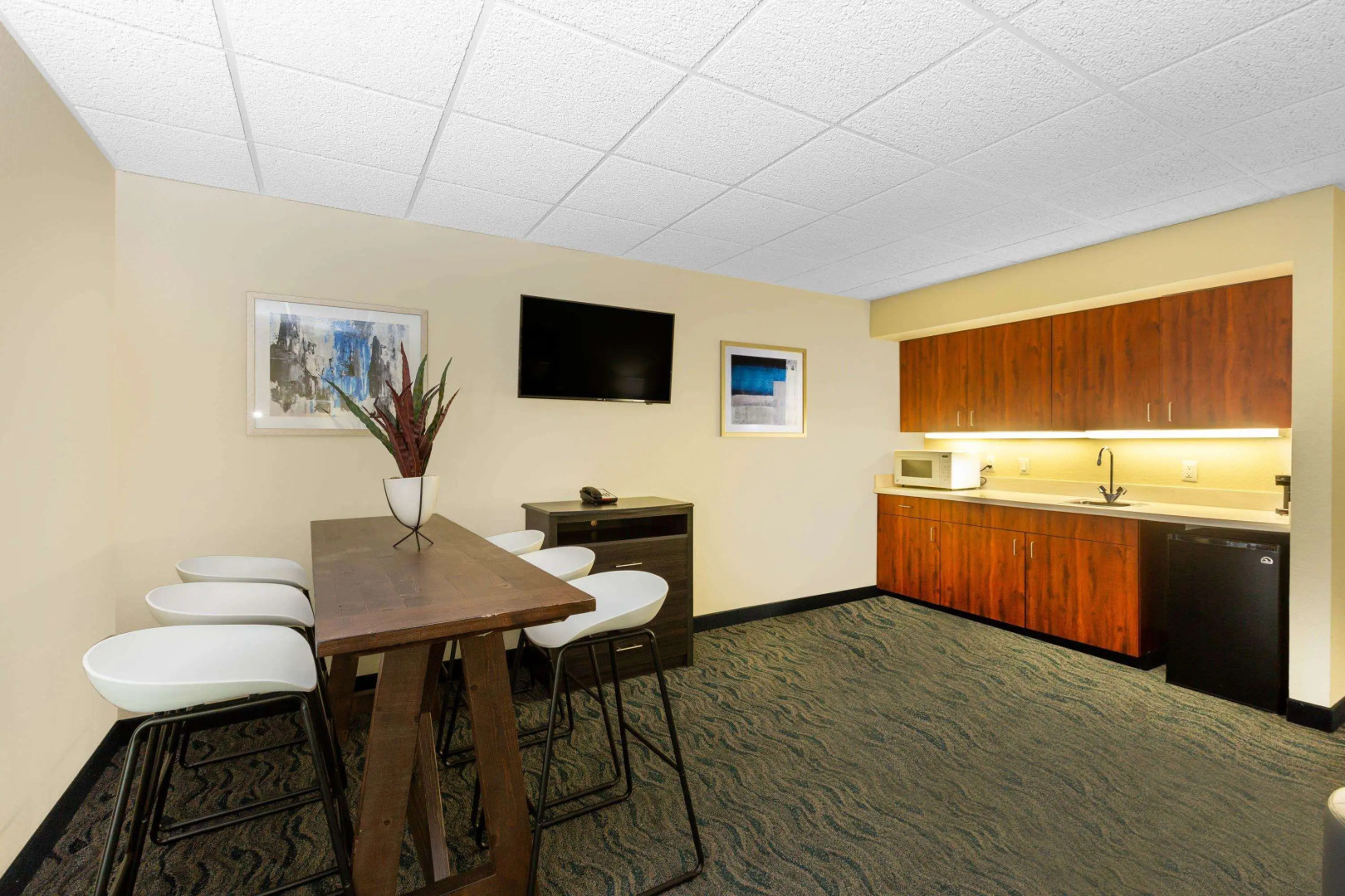 Baymont by Wyndham Des Moines Airport