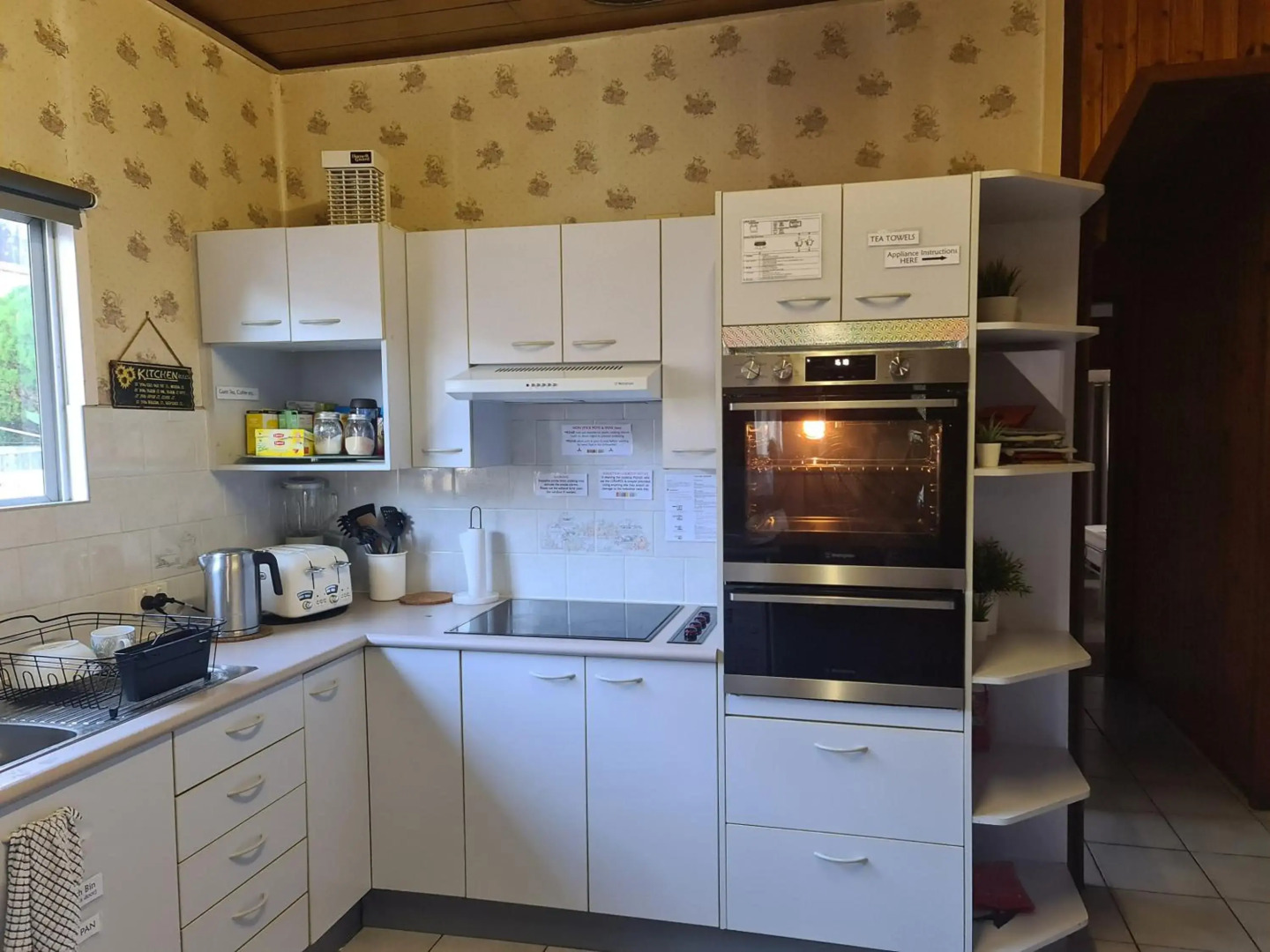 WOODY Pt - AMAZING 1970's SHARE HOUSE BY THE SEA-3 rooms available!