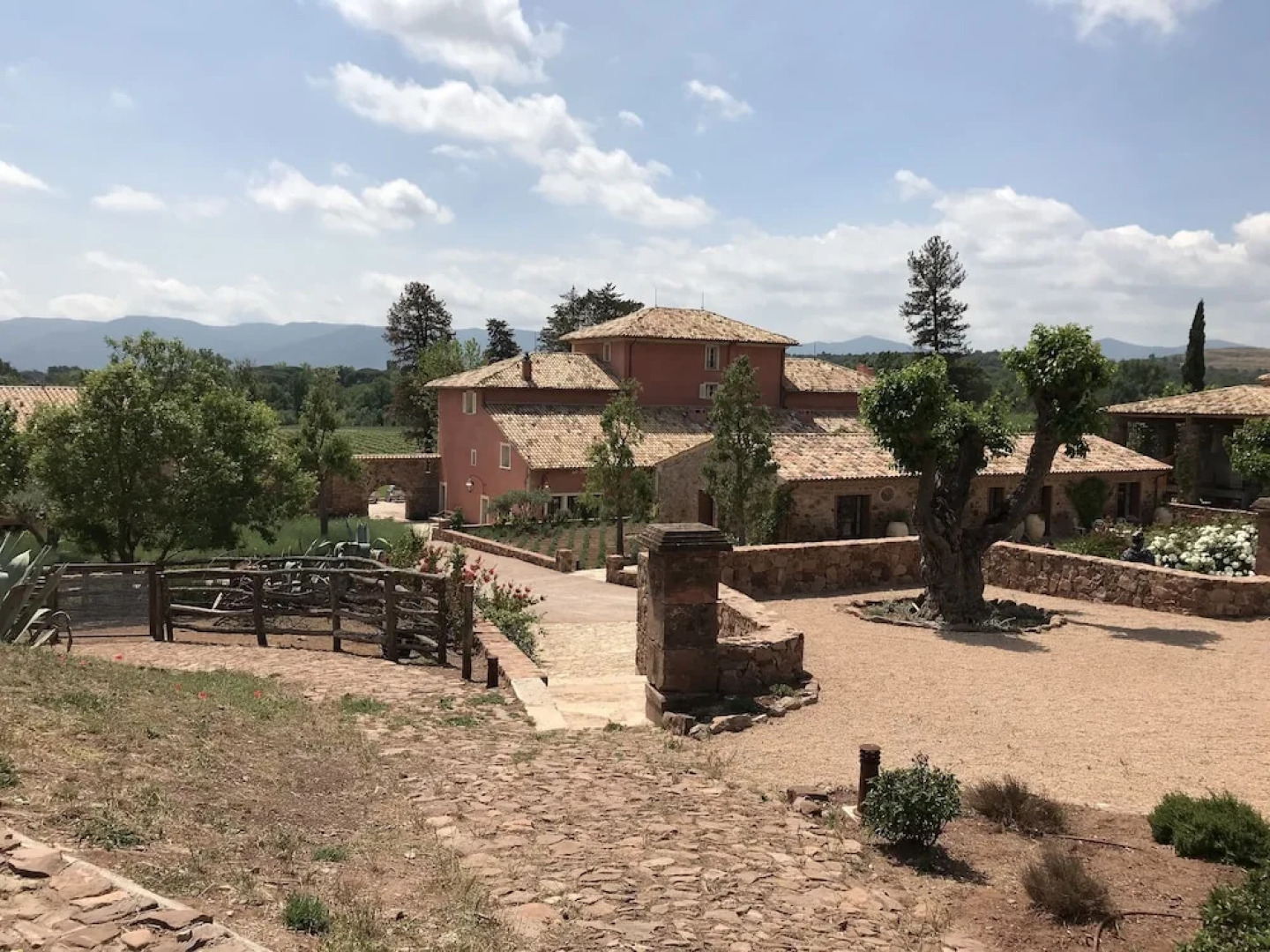 Château Saint-Roux Le Luc- Le Cannet des Maures