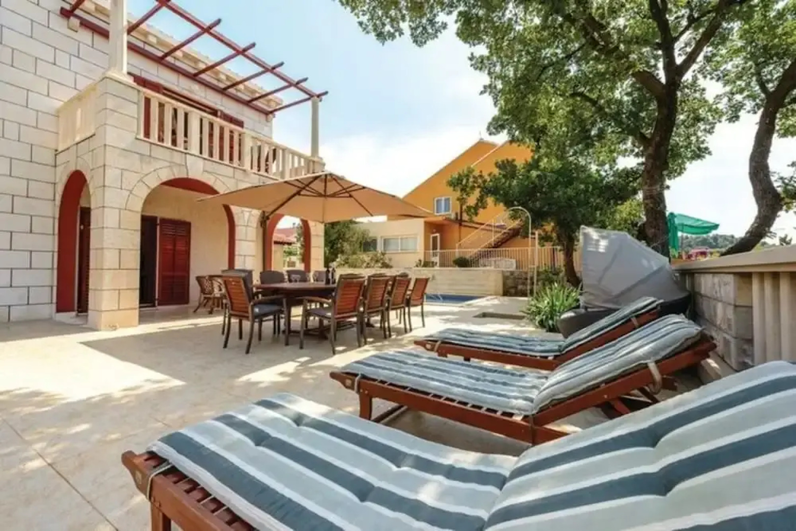 Villa Anka - Five-bedroom Villa With Terrace and Swimming Pool
