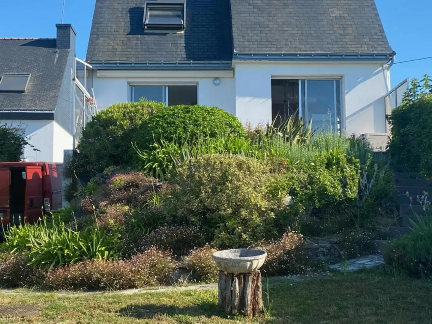 Les pieds dans l'eau ! Venez decouvrir cette charmante maison de 90m2 situee a Sarzeau !