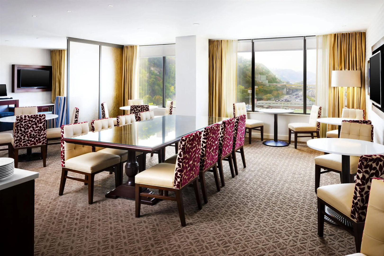 Sheraton Pittsburgh Hotel at Station Square