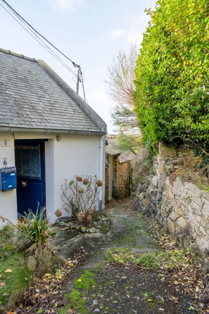 Small Cocoon for 2 by the sea