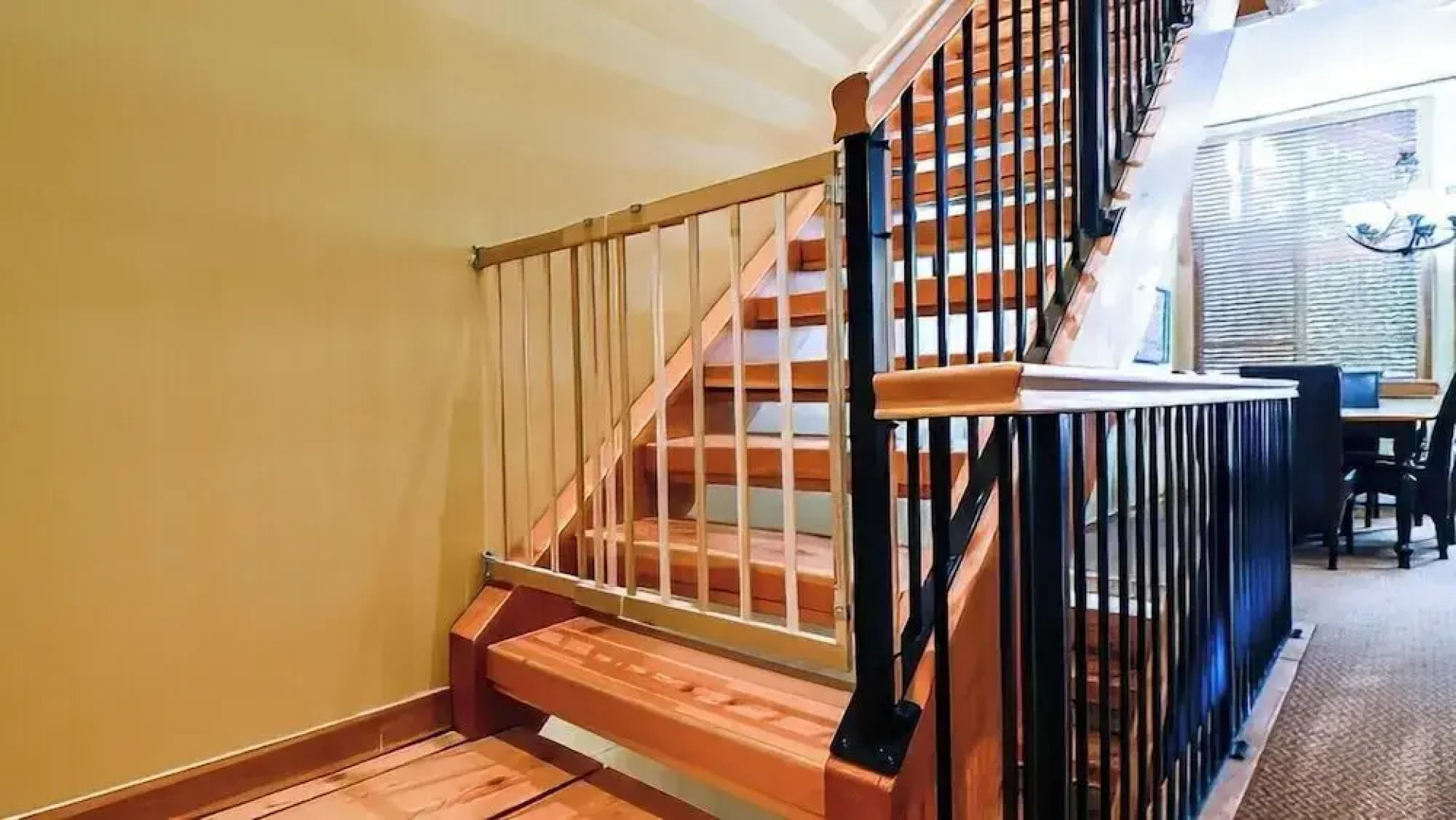 Pinnacle Ridge Chalets by Fernie Lodging