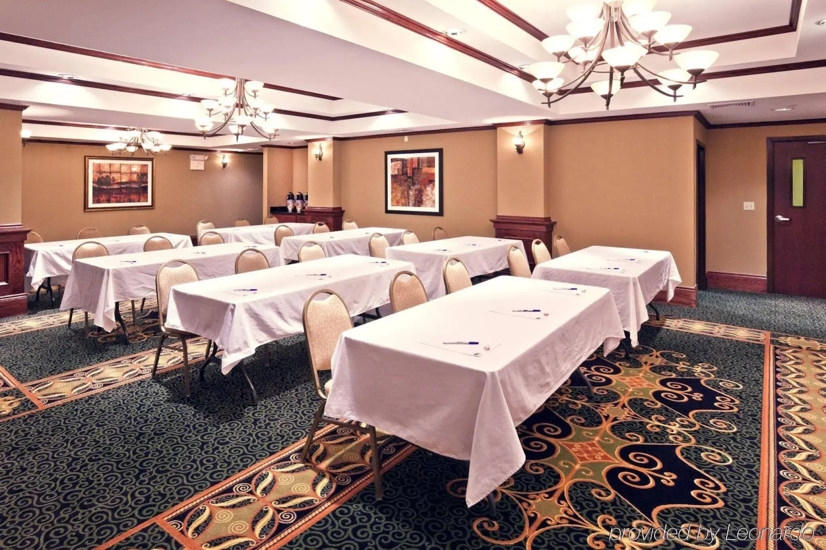 Holiday Inn Express & Suites Shawnee by IHG