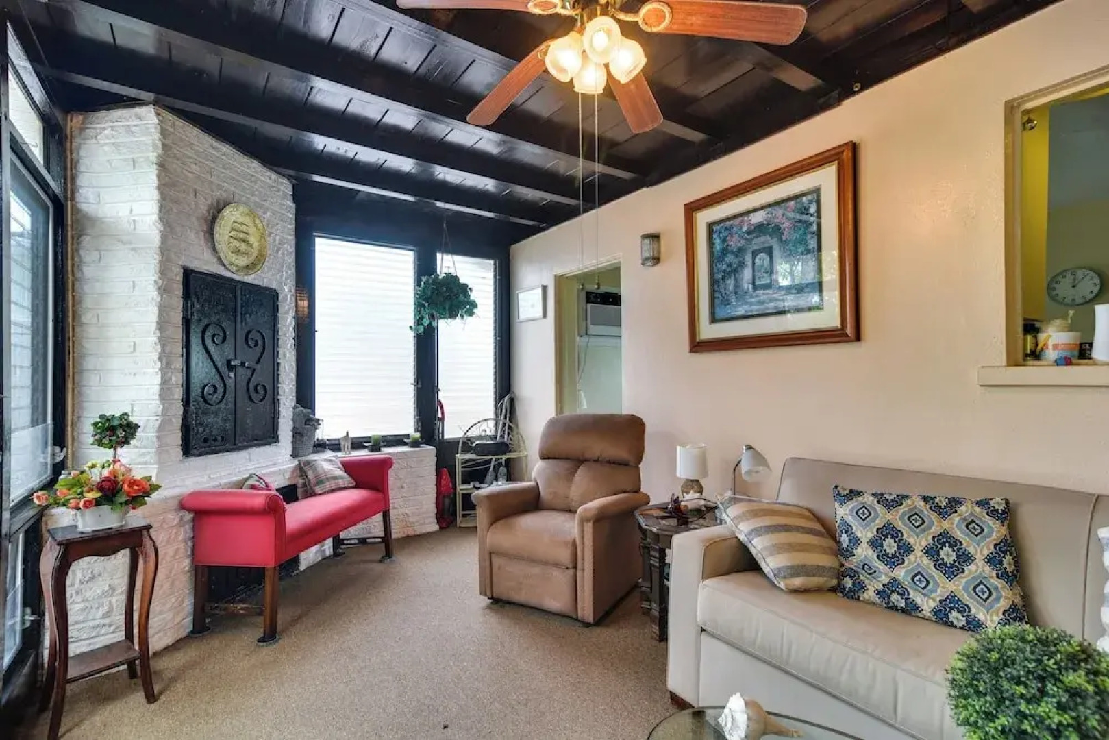 1 Mi to Madeira Beach: Getaway w/ Patio & Grill