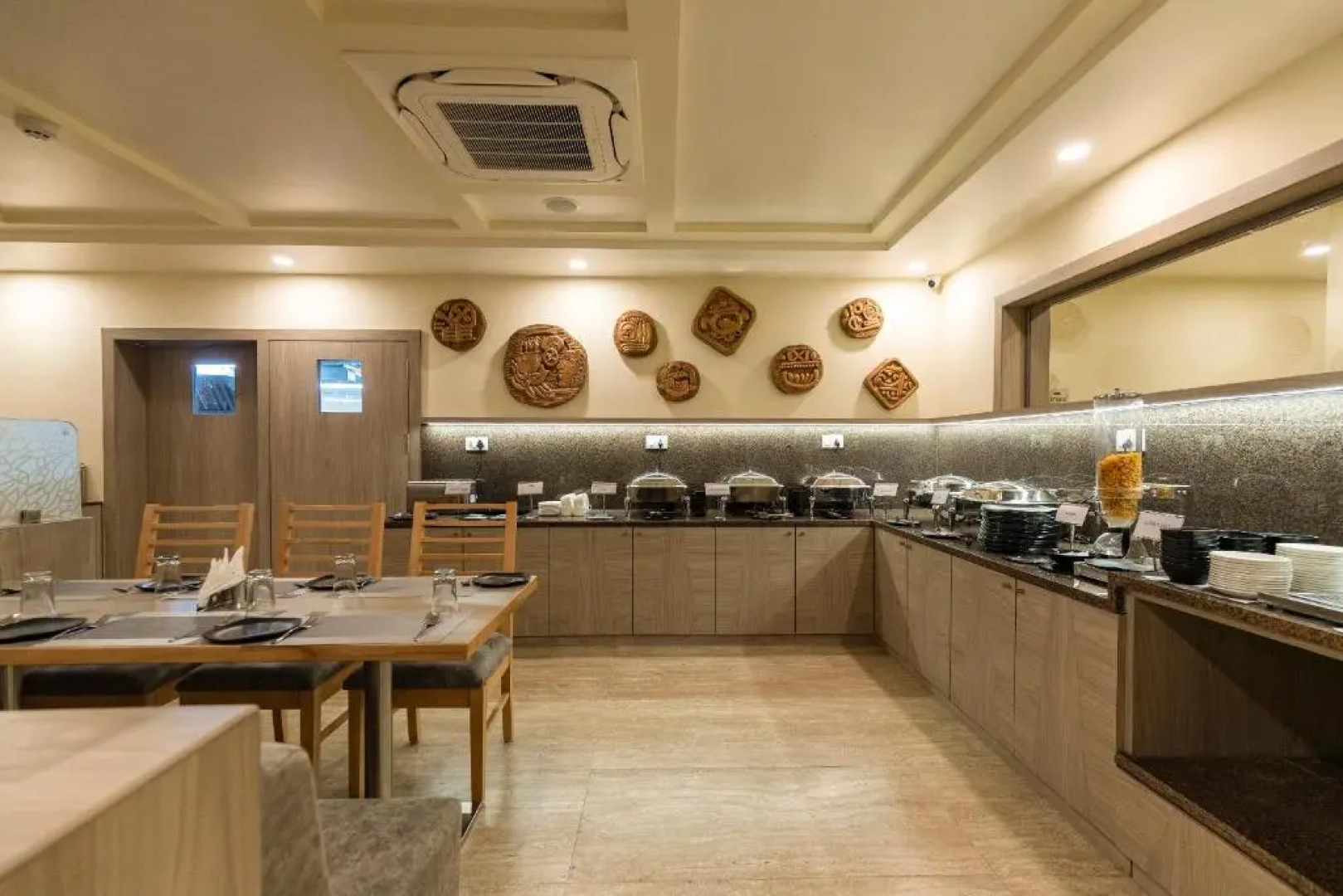 Pride Biznotel Gir Sasan