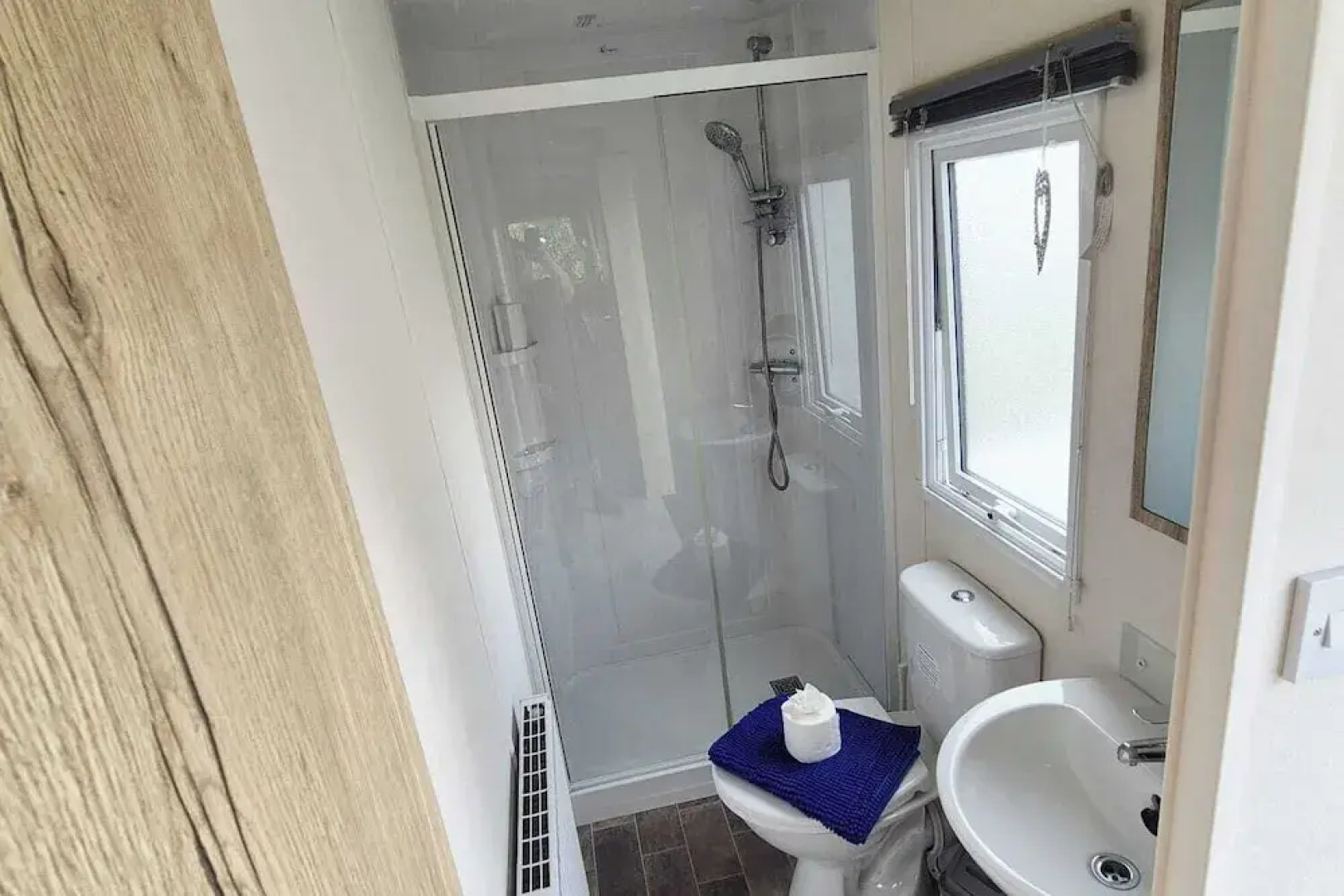 2 Bed-sleeps 6-pets-private - Parking sea 3mins