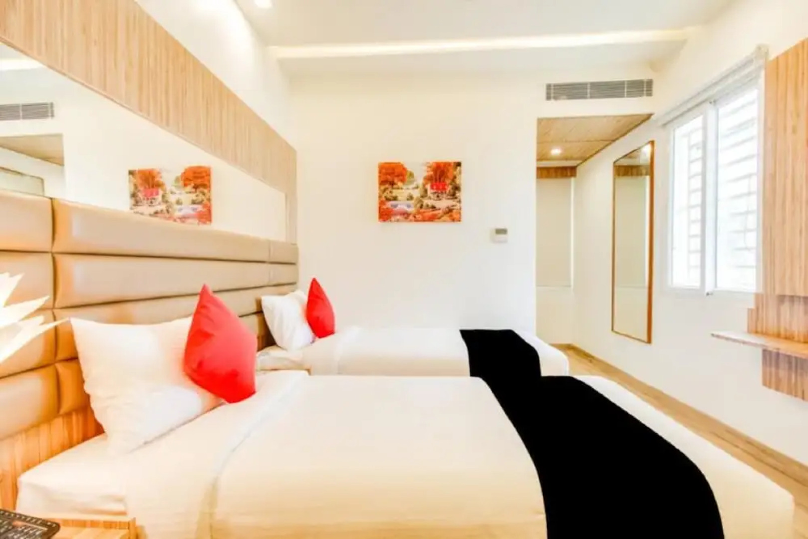 Capital O 62639 Inn The Centre