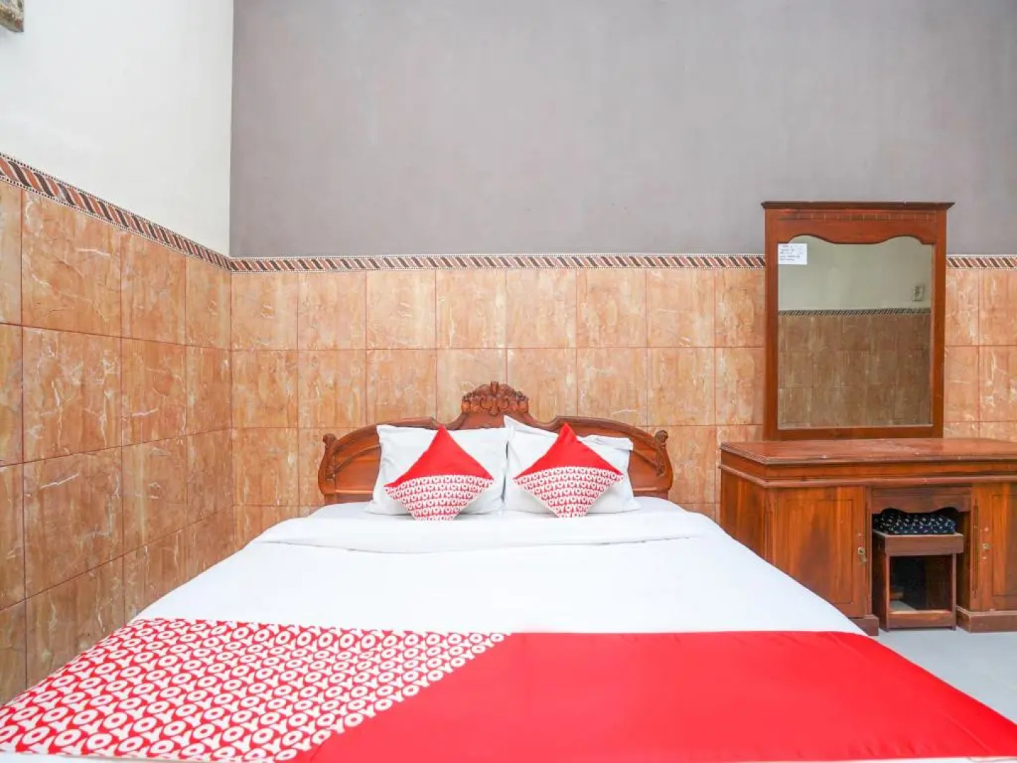 OYO 2715 Hotel Madinah Syariah