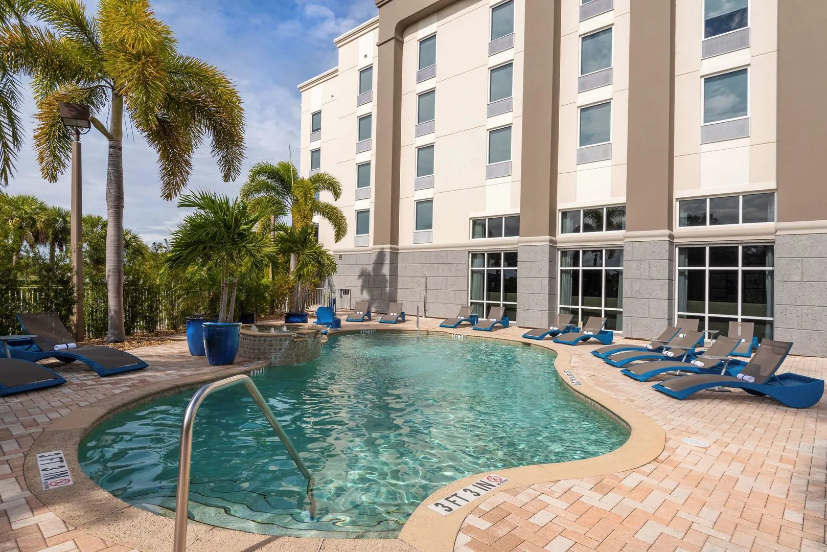 Hampton Inn & Suites Fort Myers - Colonial Blvd