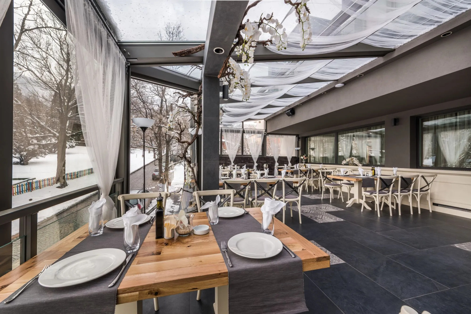 All Seasons Residence Hotel