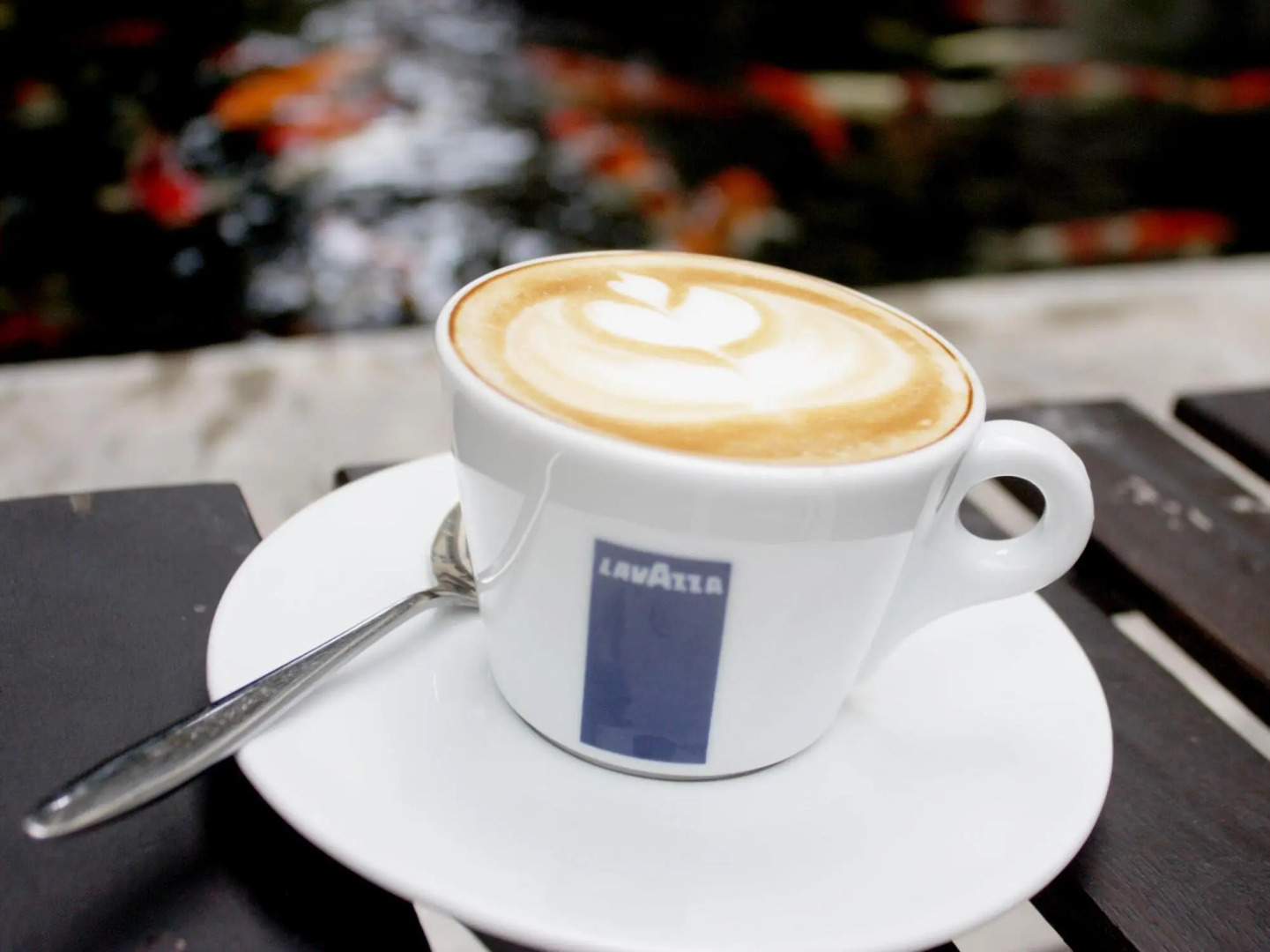 Feung Nakorn Balcony Rooms and Cafe