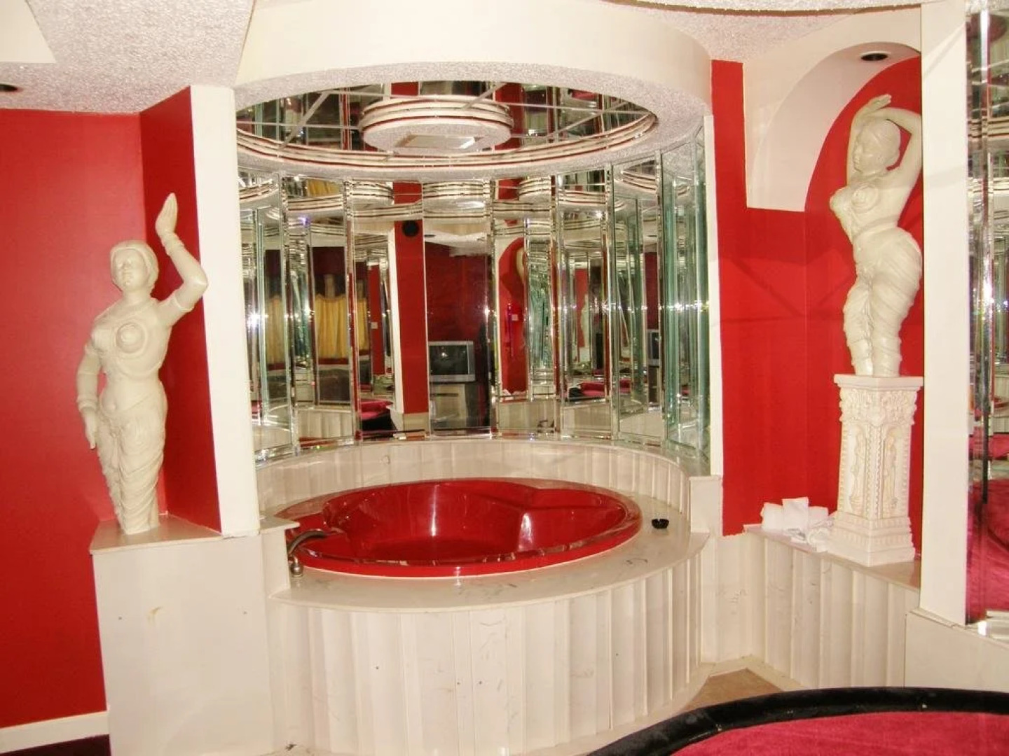 Gallery Holiday Motel