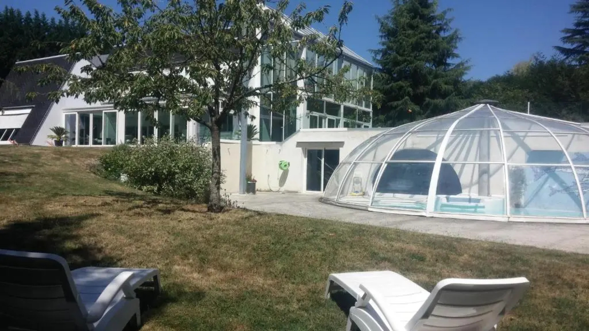 Chambre Independante Dans Un Parc