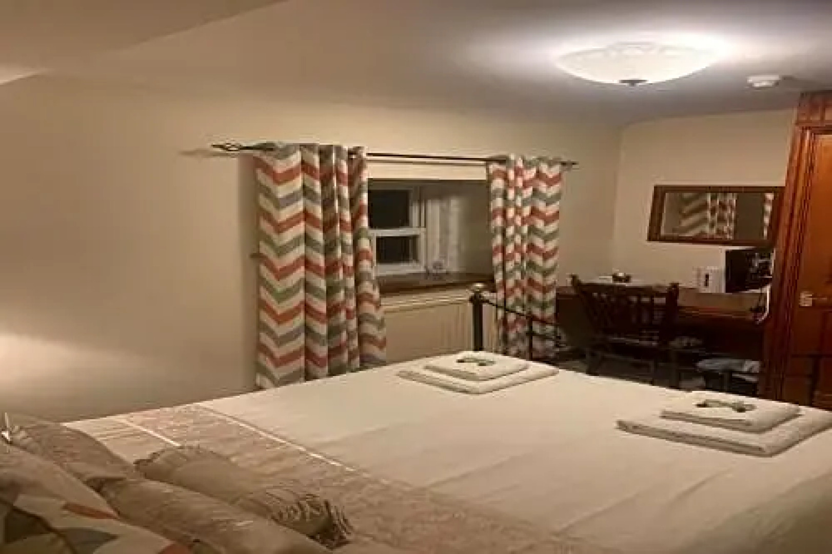 OYO Ye Olde Mustard Pot