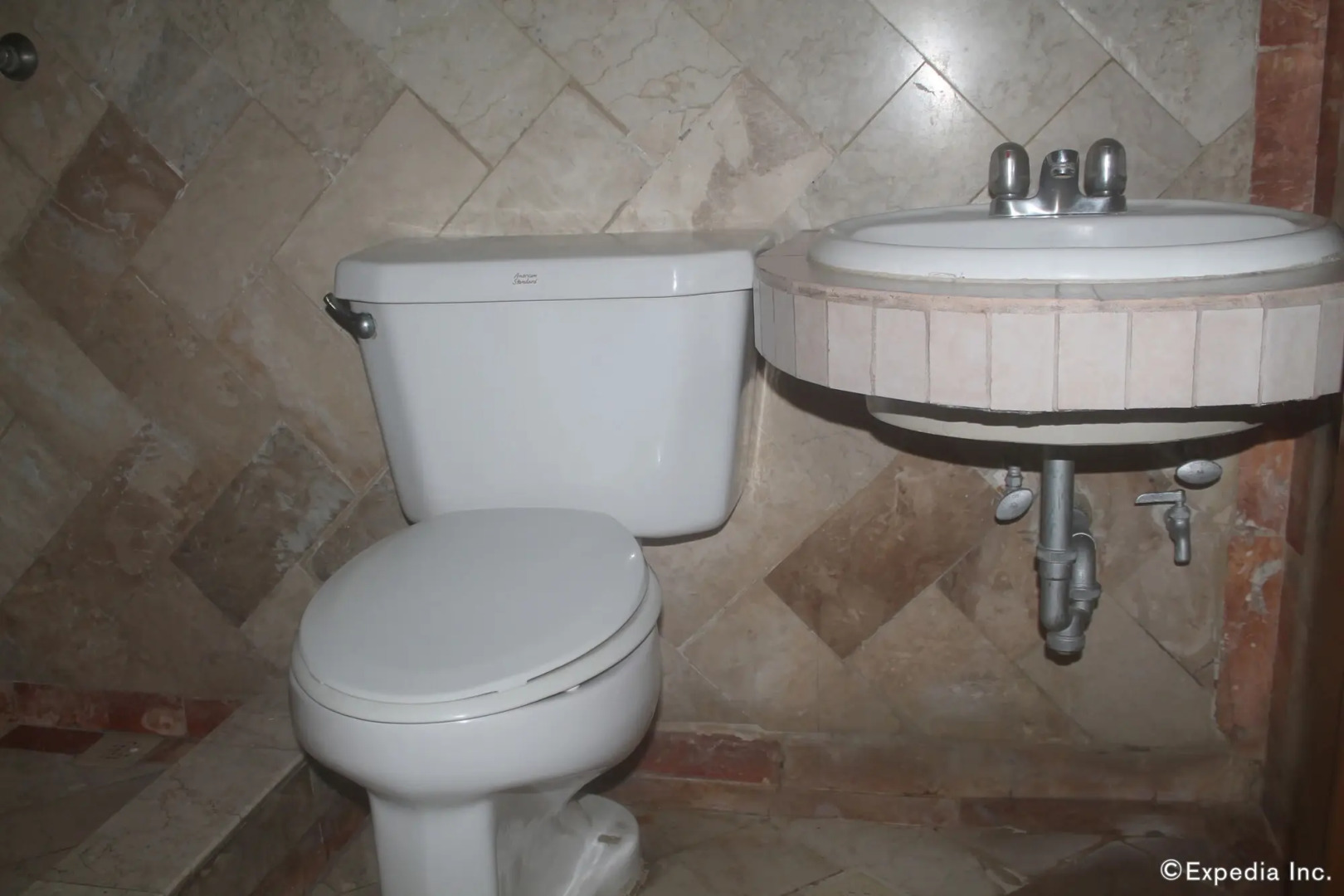 Halina Drive Inn Hotel - Pasay