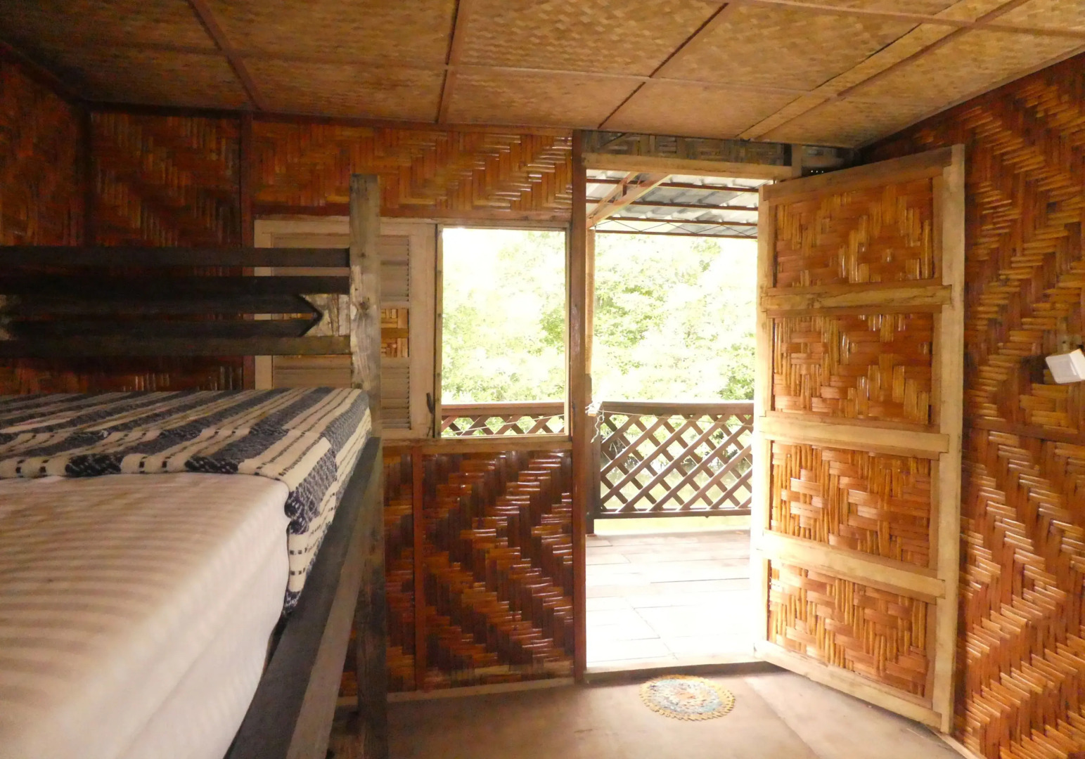 Bakau Hijau Riverlodge - Hostel