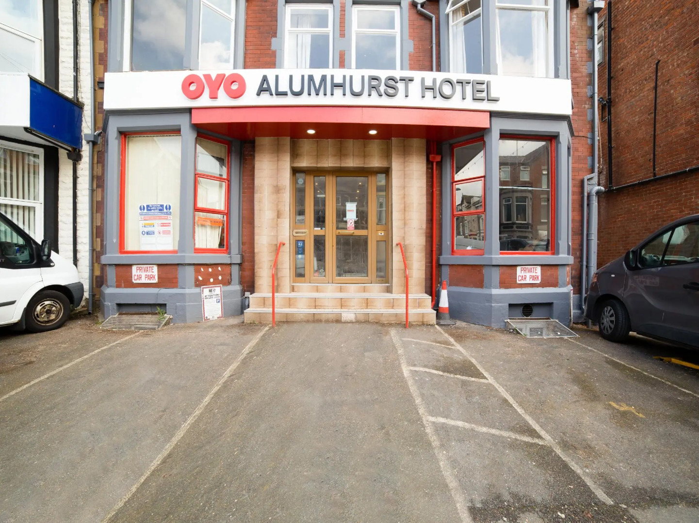 Alumhurst Hotel