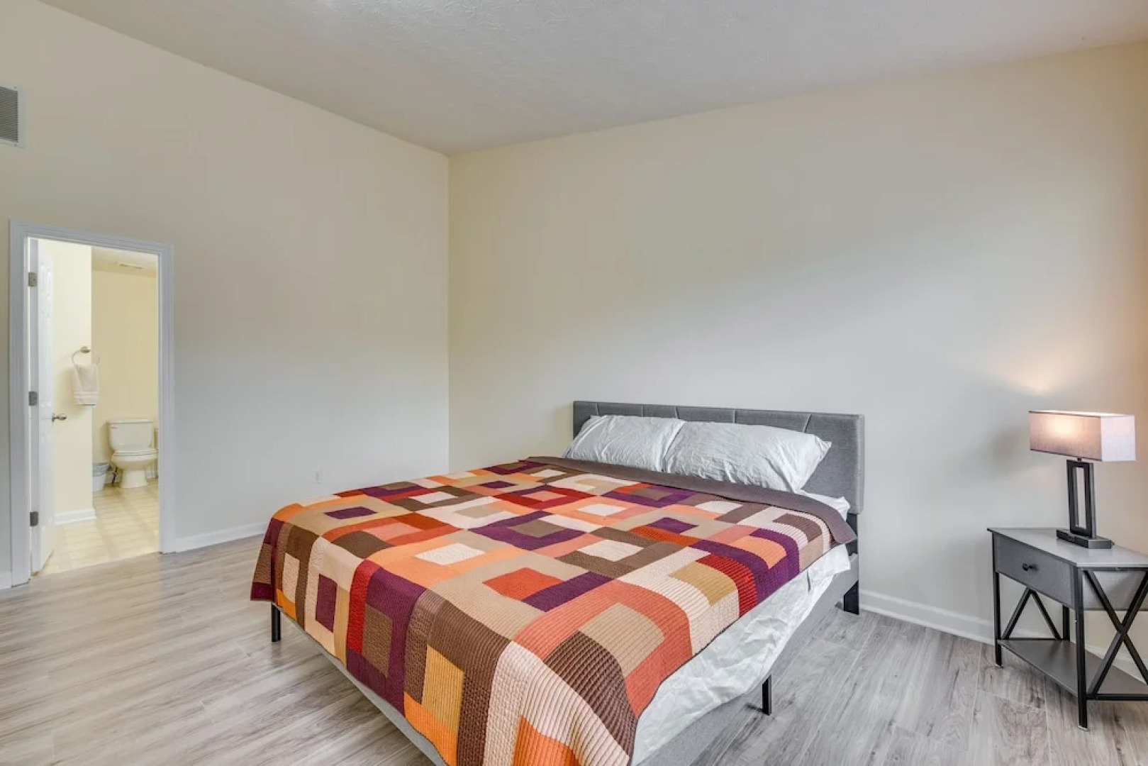 Bright Decatur Townhome ~ 10 Mi to Atlanta!