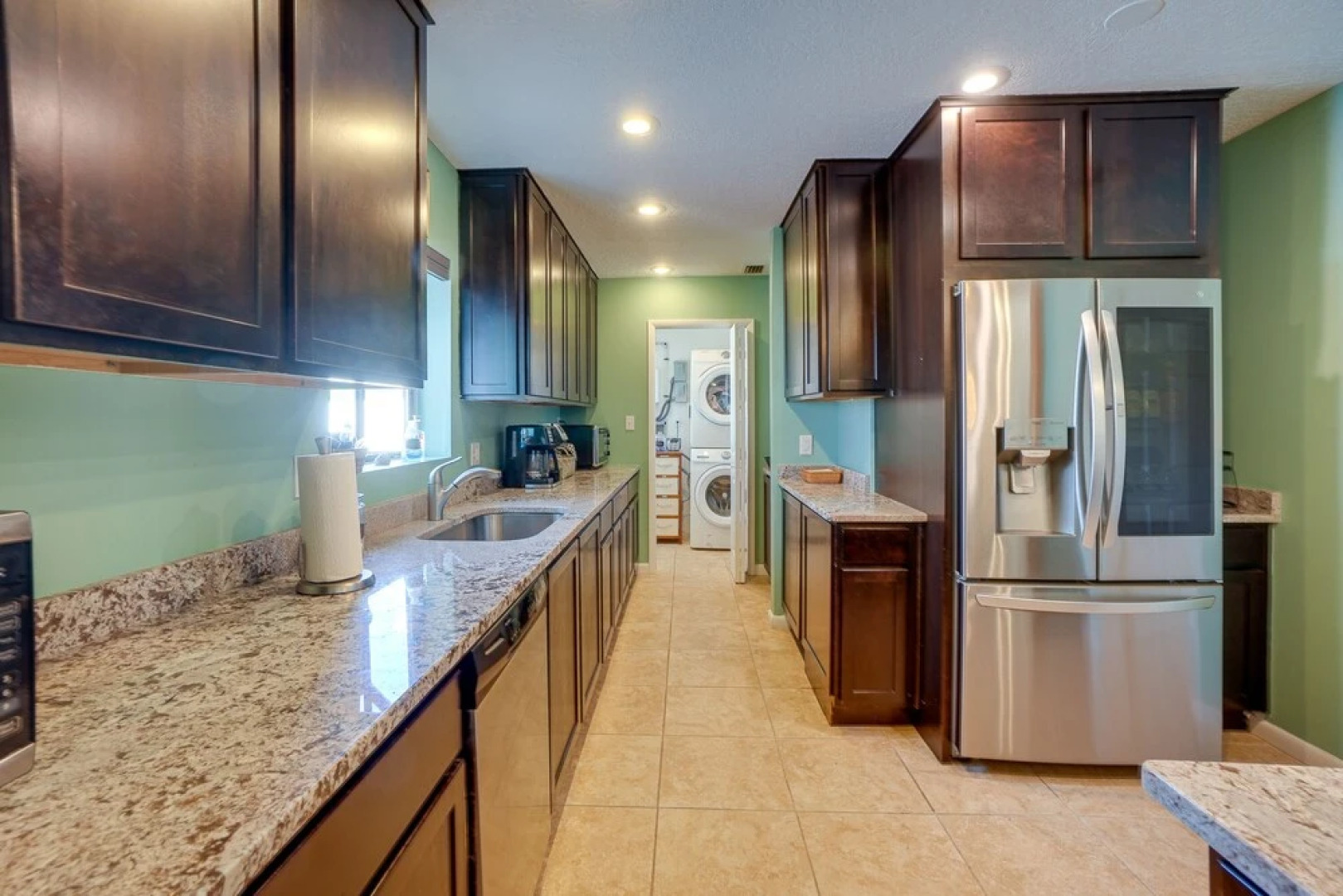 Waterfront Oasis w/ Hot Tub ~ 10 Mi to Dtwn Tampa