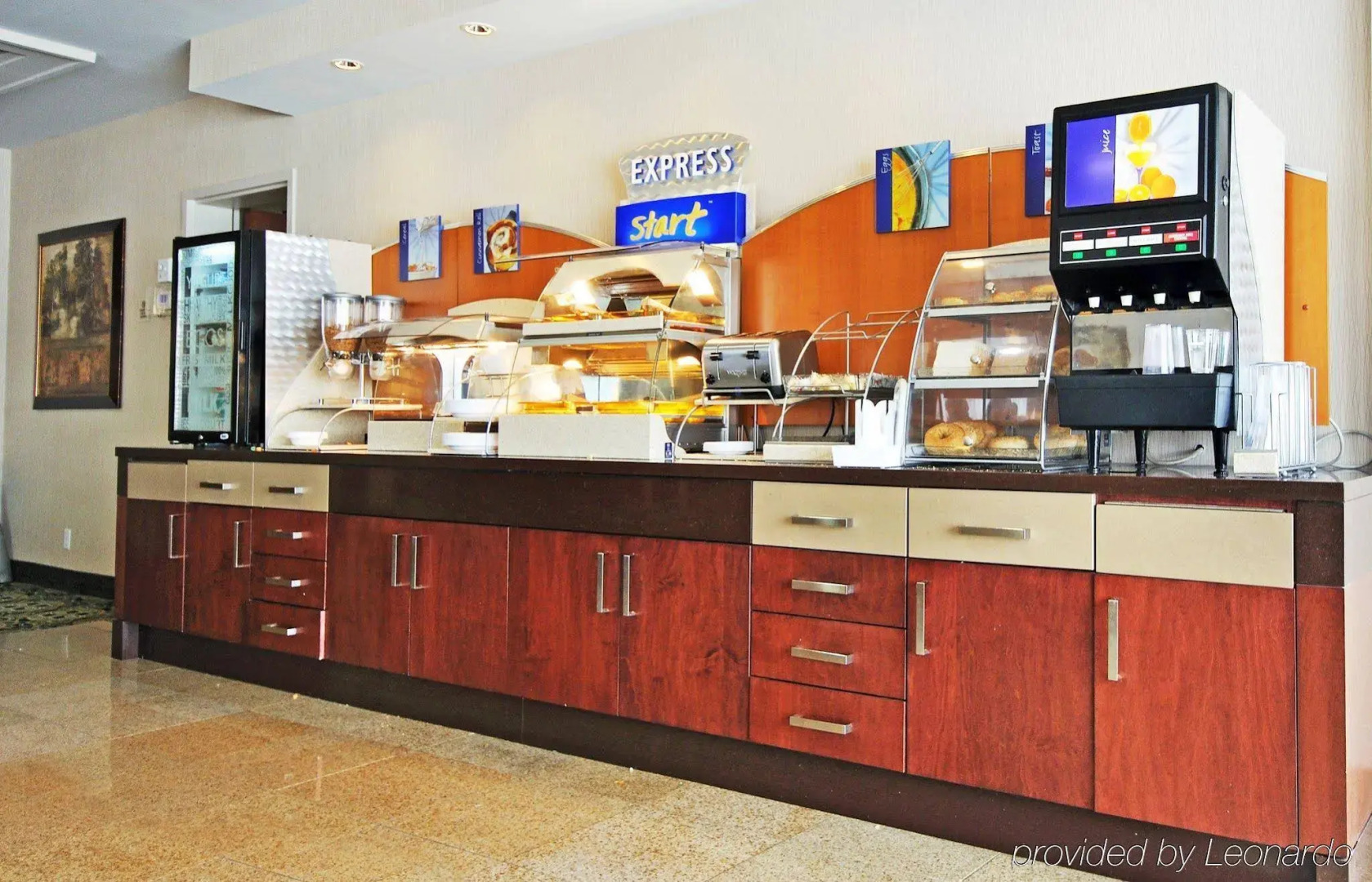 Holiday Inn Express Hotel & Suites Ottawa Airport by IHG