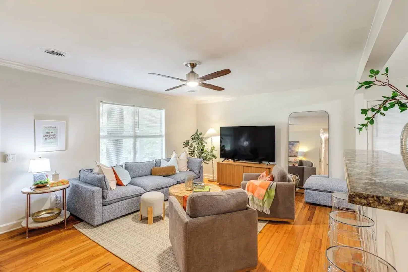 < 1 Mi to Ole Miss! Serene Home w/ Large Yard