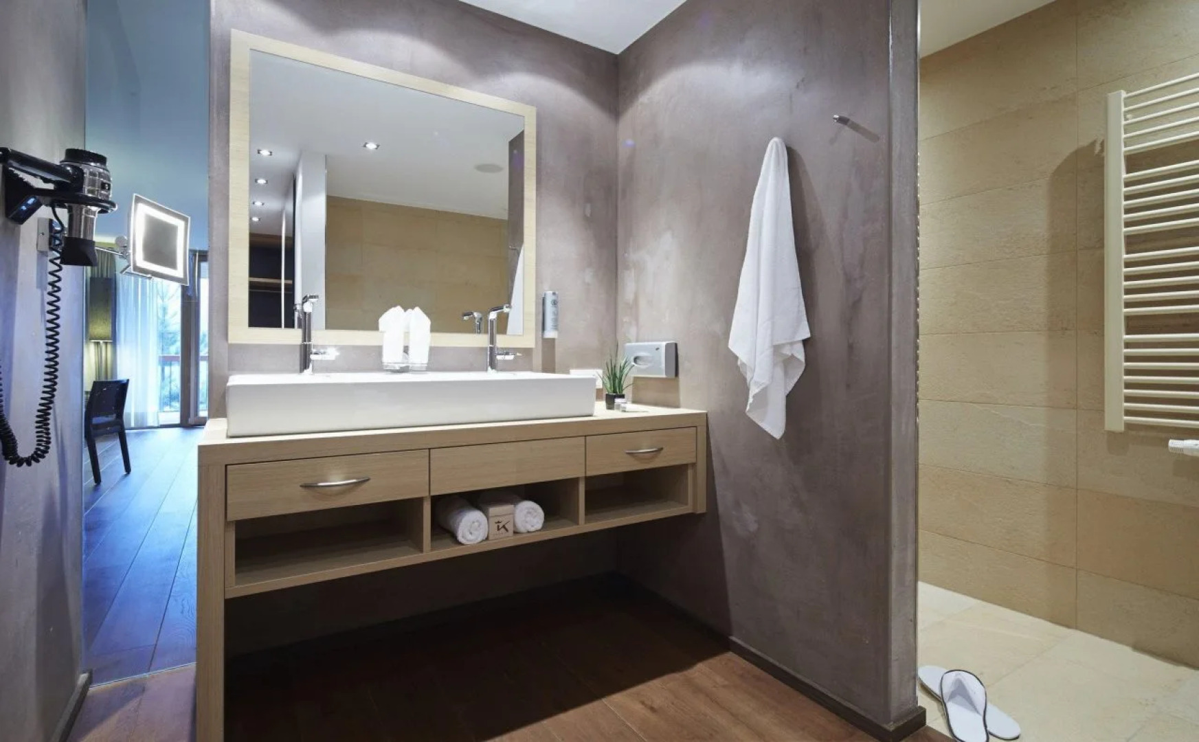 Das Kronthaler - Adults Only