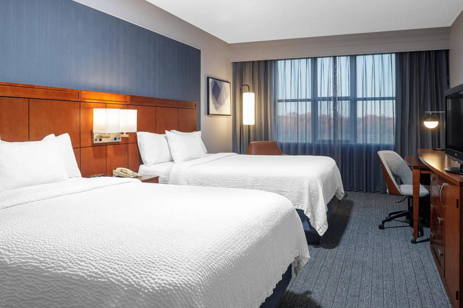 Courtyard by Marriott Long Island MacArthur Airport