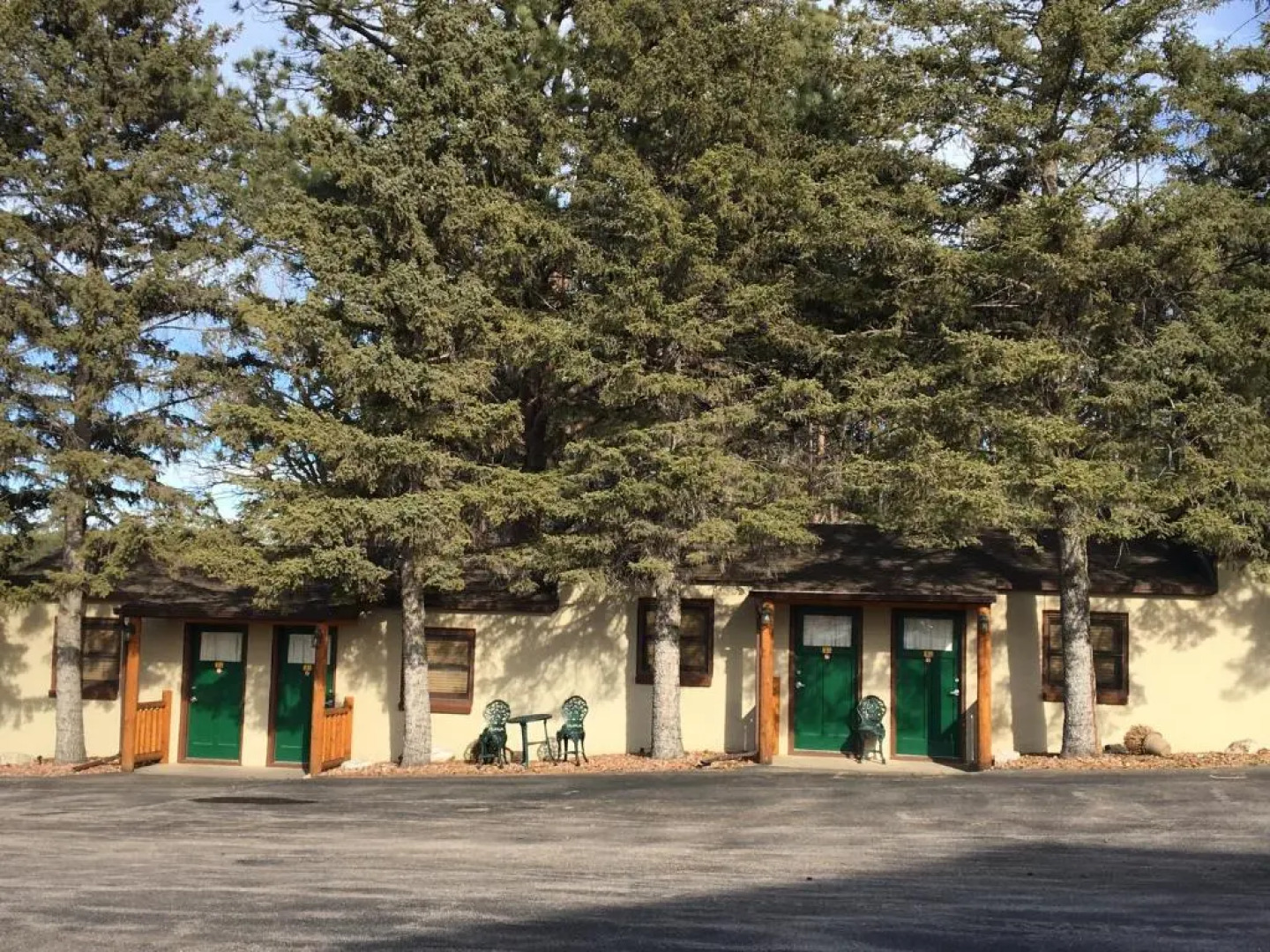 Rockerville Lodge & Cabins