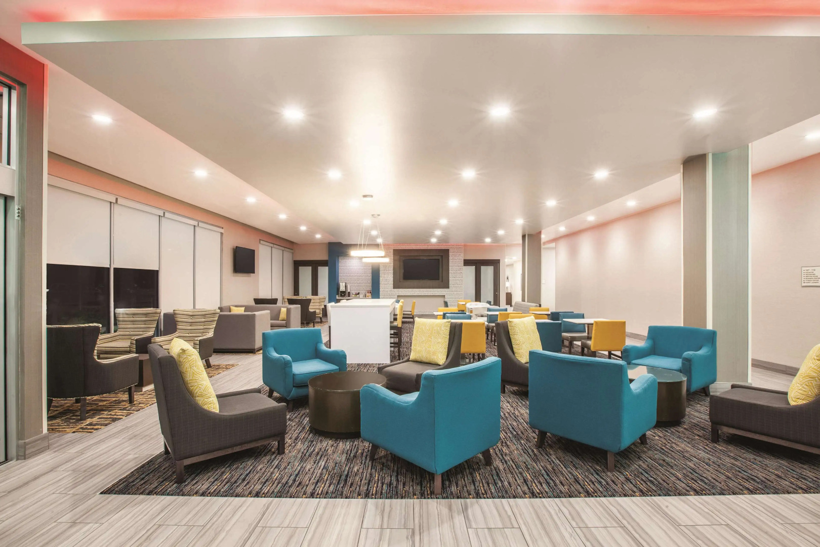 La Quinta Inn & Suites by Wyndham Tulsa Broken Arrow