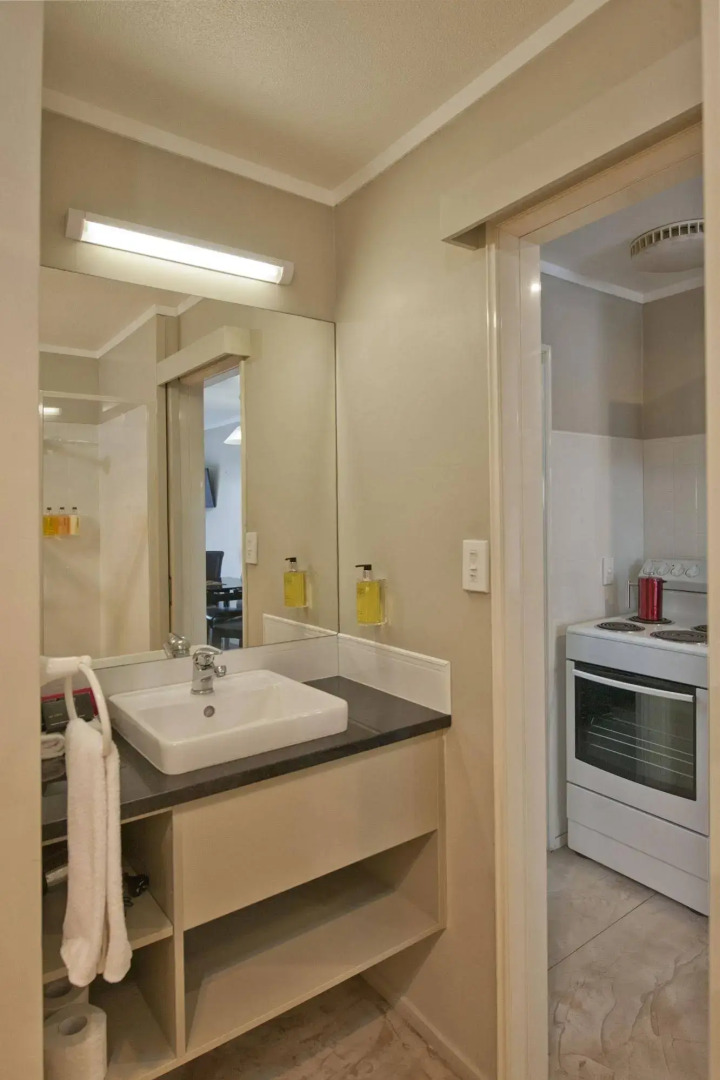 Sport of Kings Motel