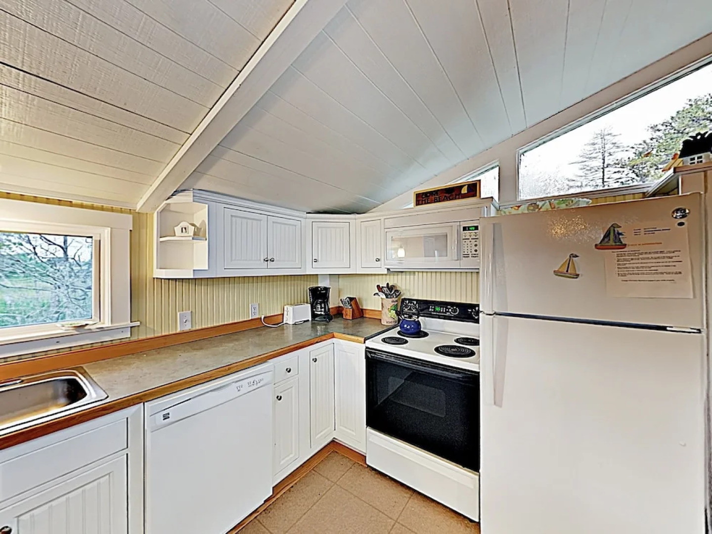 Ocean-view Sunrise - Steps To Beach 2 Bedroom Cottage