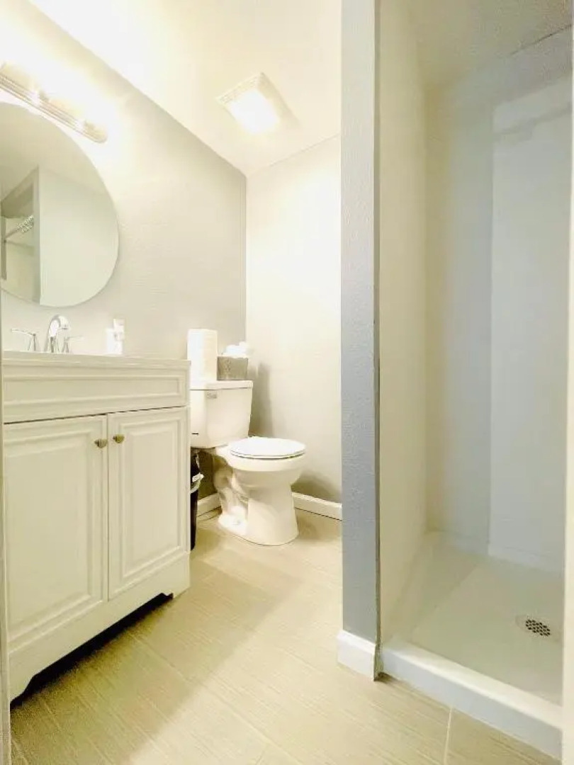 Spacious Studio with Private Entry