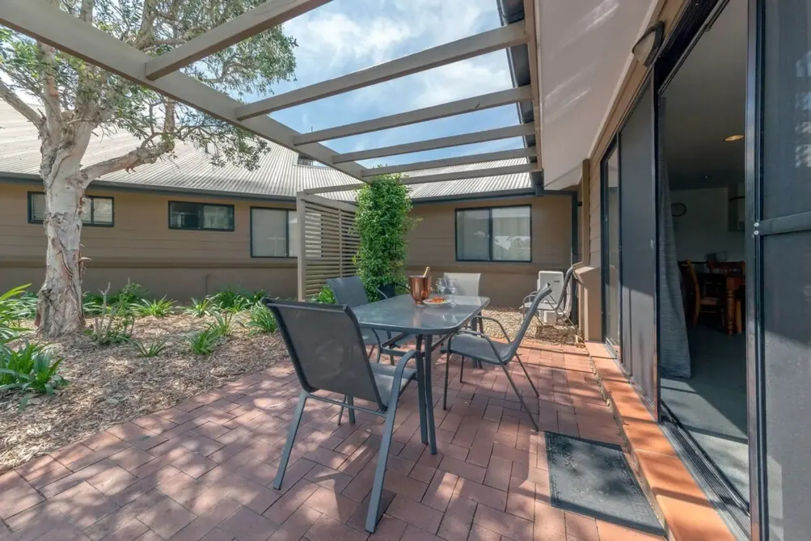 Condo 105 at Horizons Golf Resort - Salamander Bay NSW