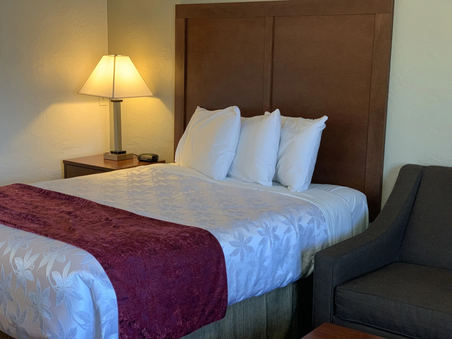 Red Carpet Inn Medford