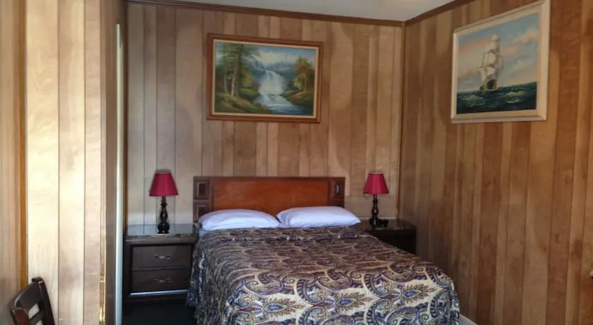 New England Motor Lodge