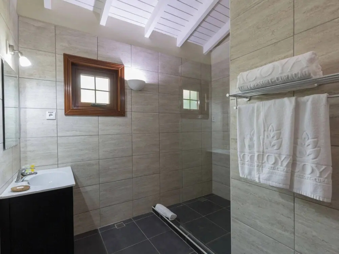 Modern Holiday Home Near Mambo Beach in Willemstad