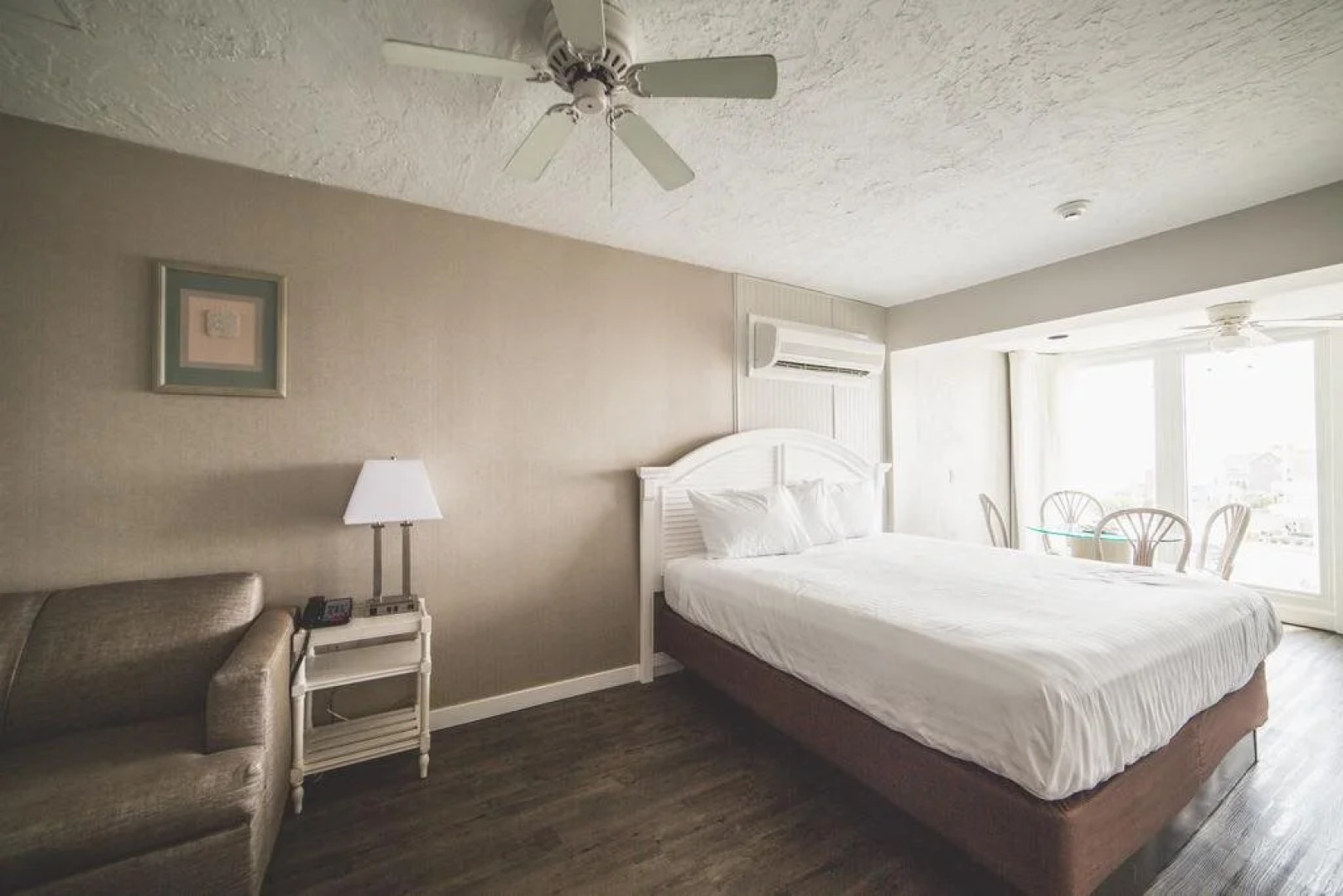 Surf Club Oceanfront Hotel