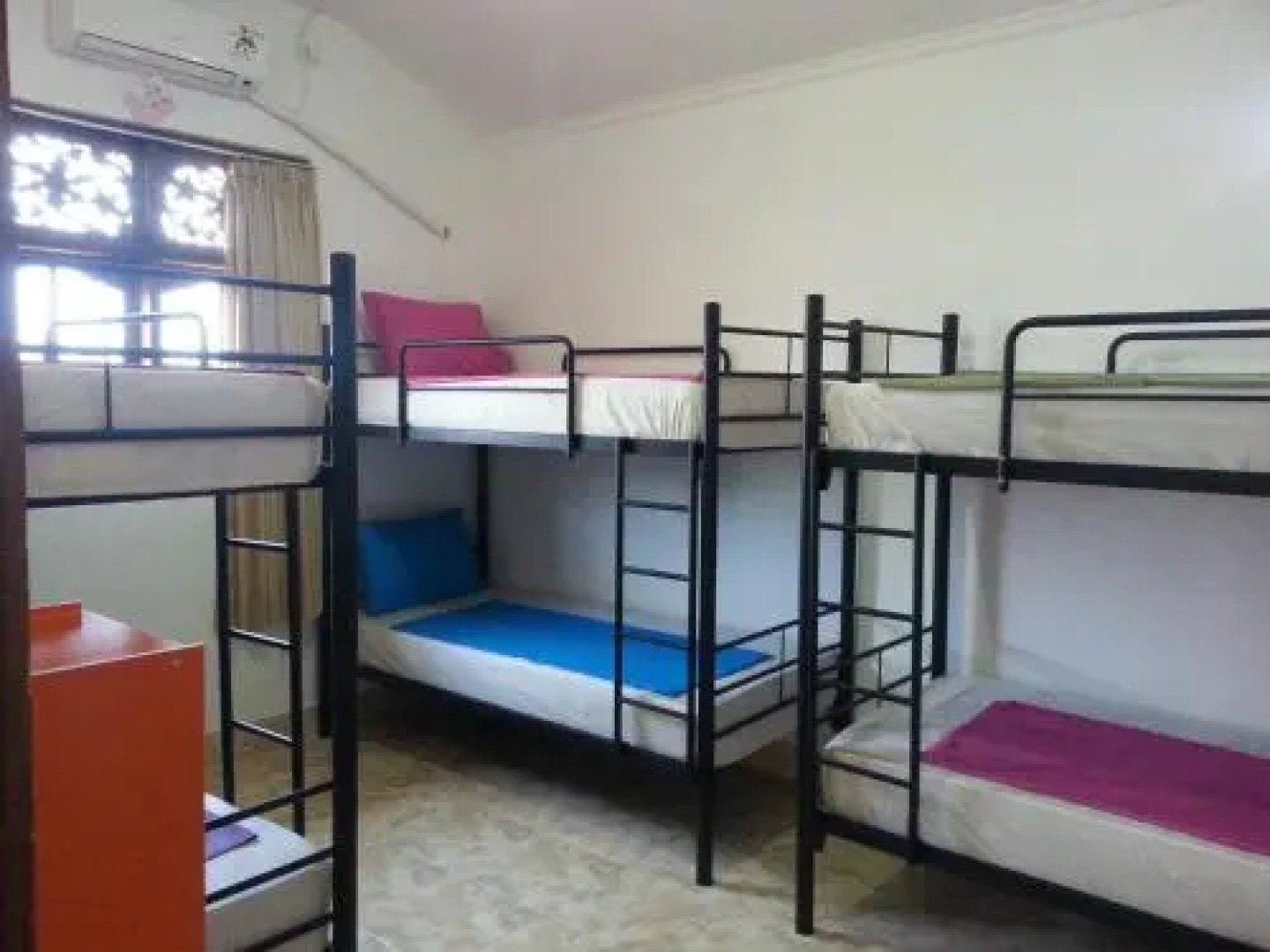 Beachbums Berawa Hostel