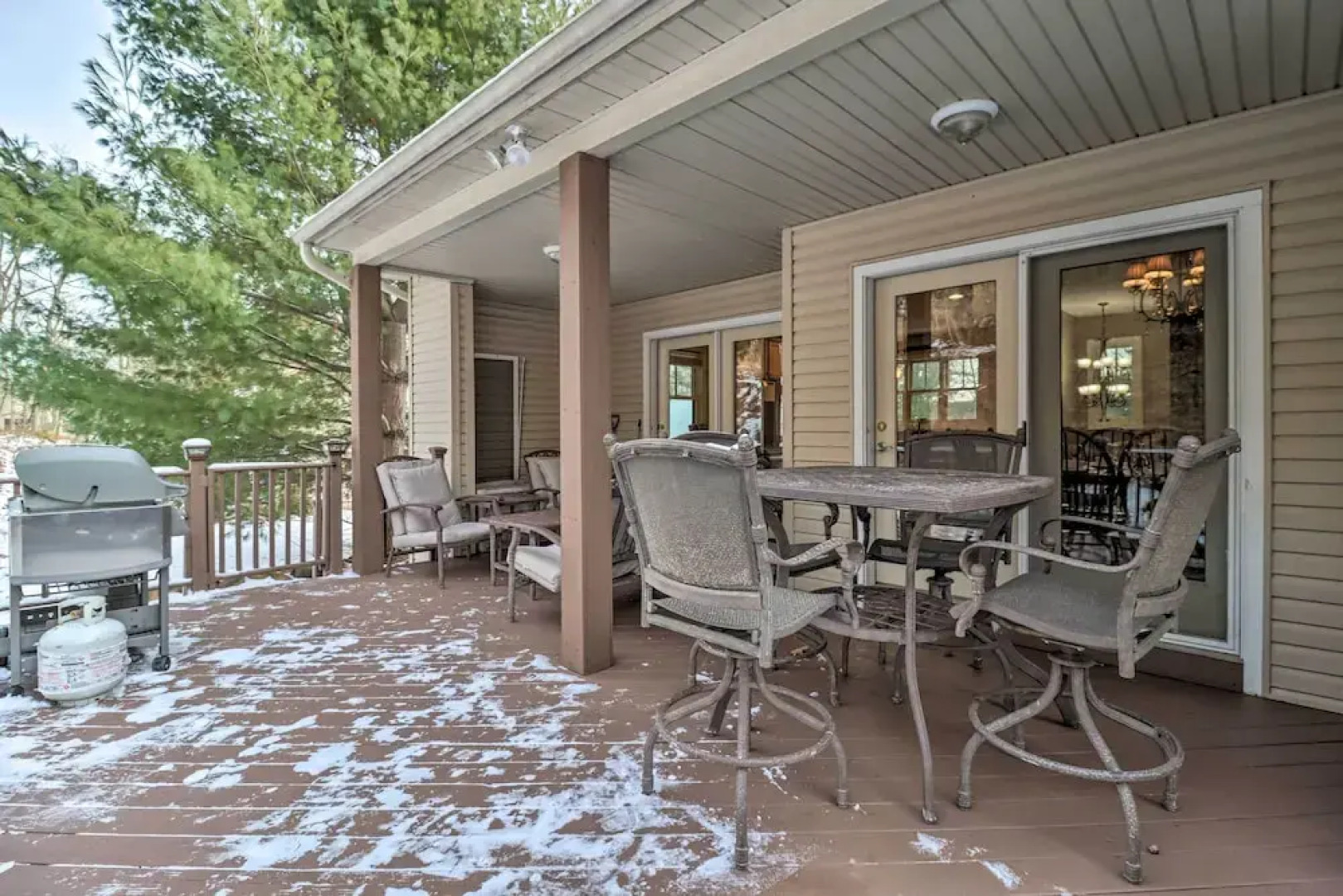 < Half-mi to Skiing: Lake Harmony Home w/ Hot Tub