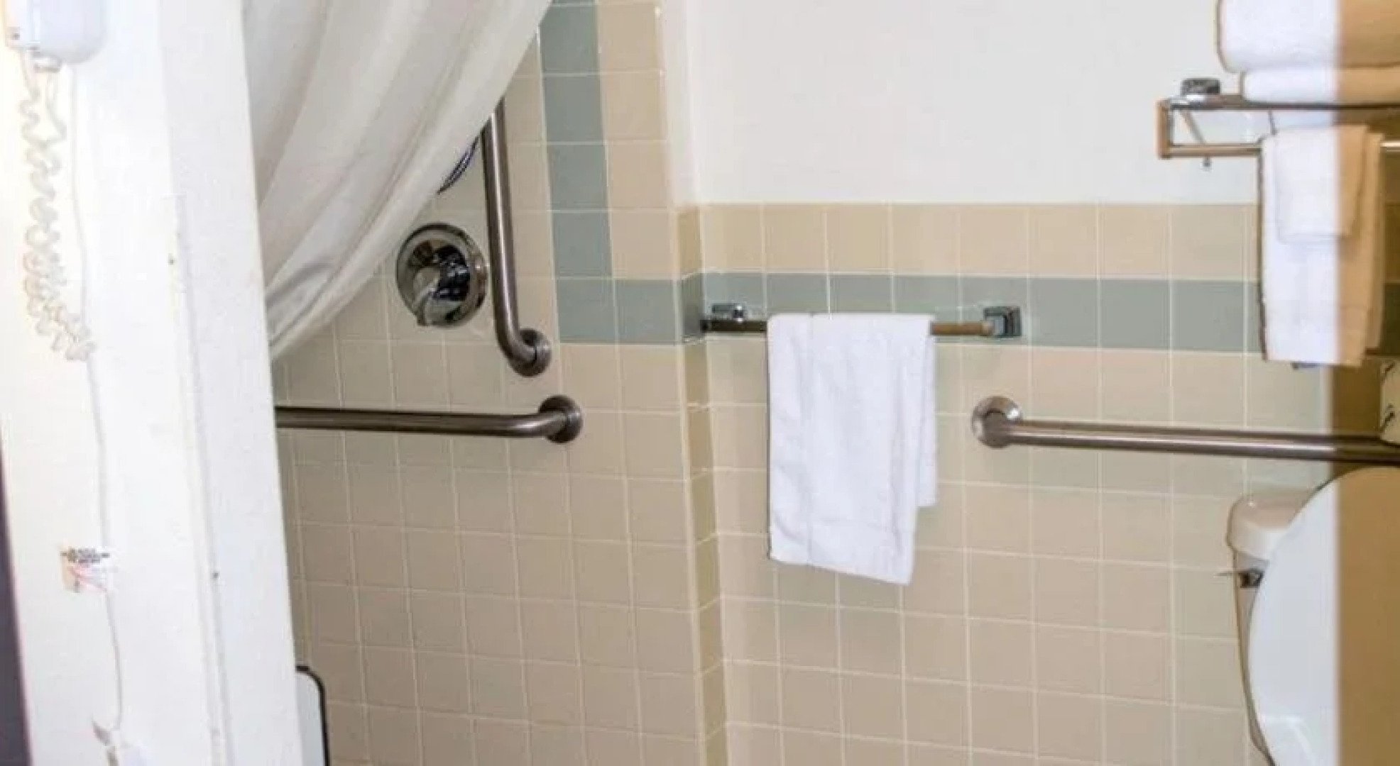 Boarders Inn & Suites by Cobblestone Hotels - Wautoma