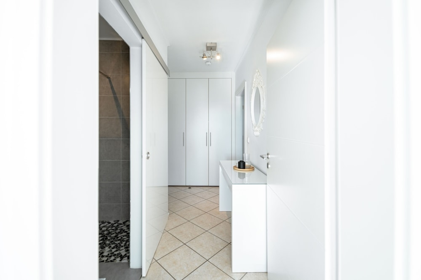 Beautiful Penthouse w Balc Prkg & BBQ