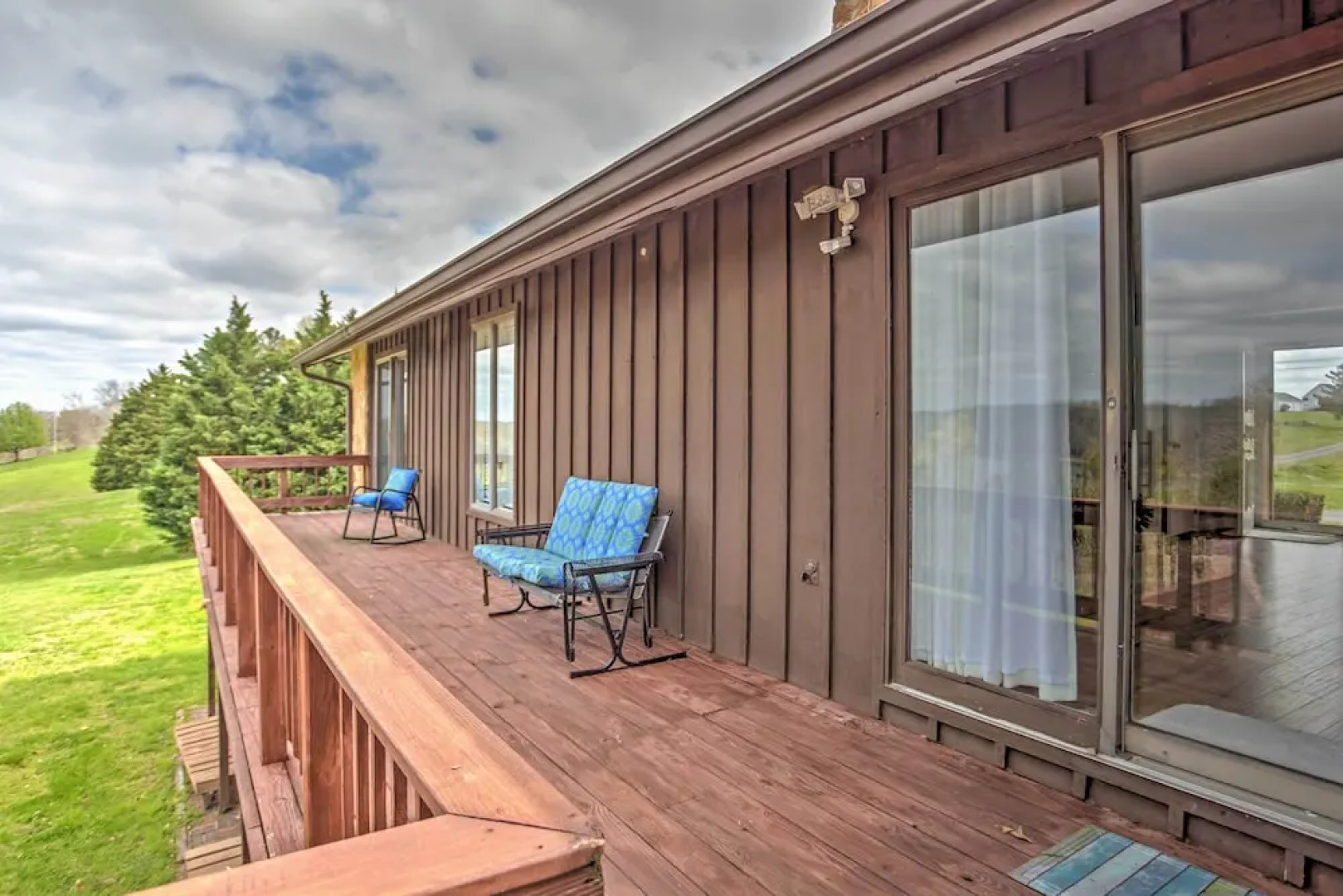 Monticello Home w/ Multi-level Deck on 2 Acres!