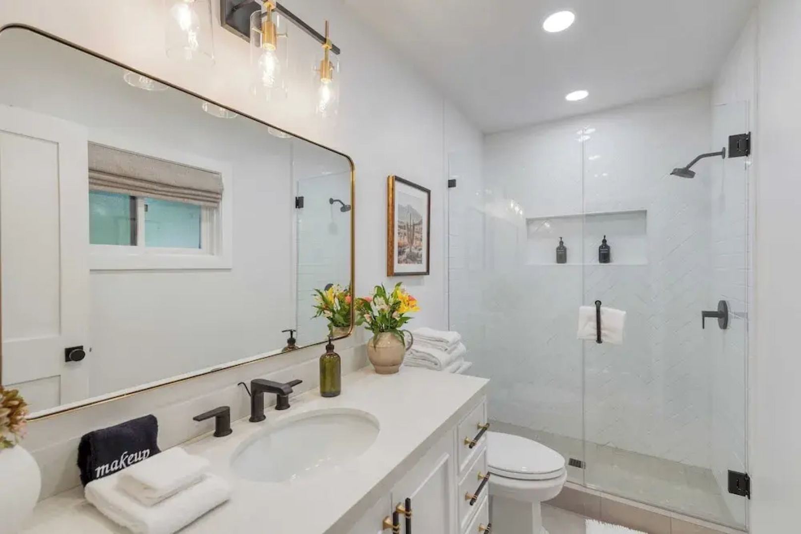 Hot Tub, Sauna & Red Rock Views Near Sedona Trails Sedona Serenity Retreat by Avantstay