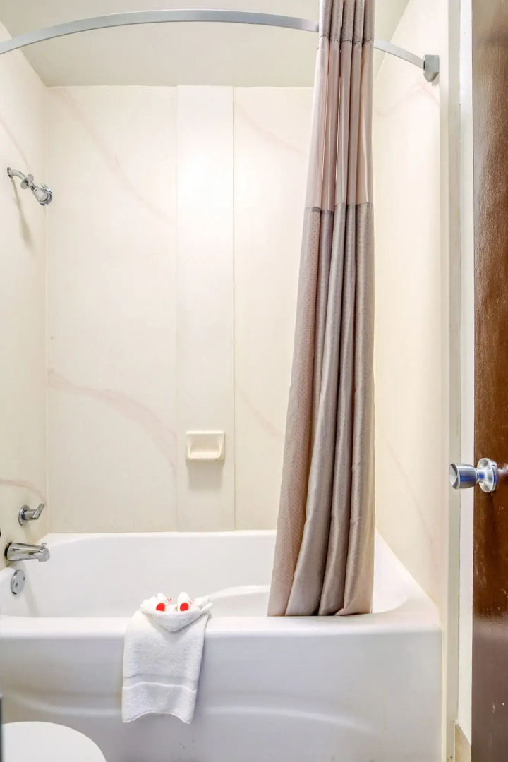 FairBridge Inn Express North Lima