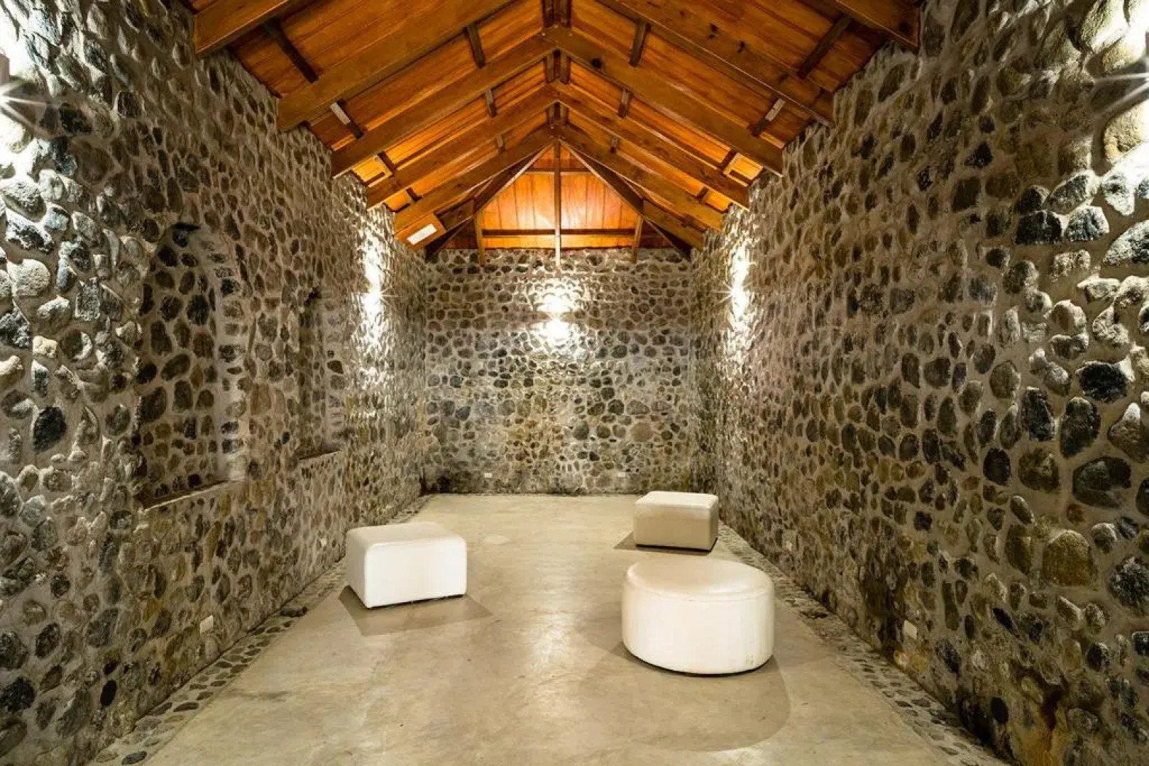 Nana Juana Hotel & Marina